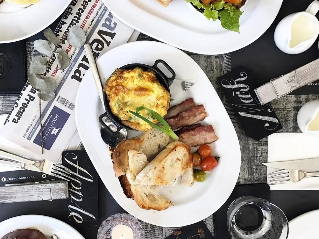 Hotel dining dishes and breakfast service arranged at The Bourke Hotel.